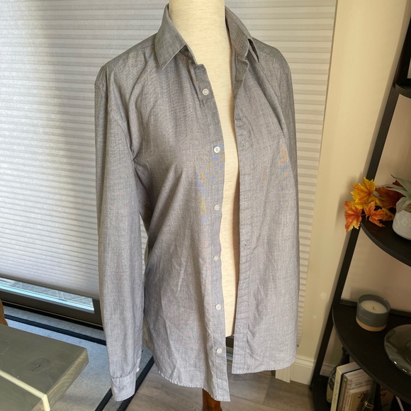 H&M Slim Fit Easy Iron Button-Down - Picture 1 of 3